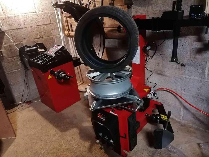 Montage pneu Plélan-le-Petit